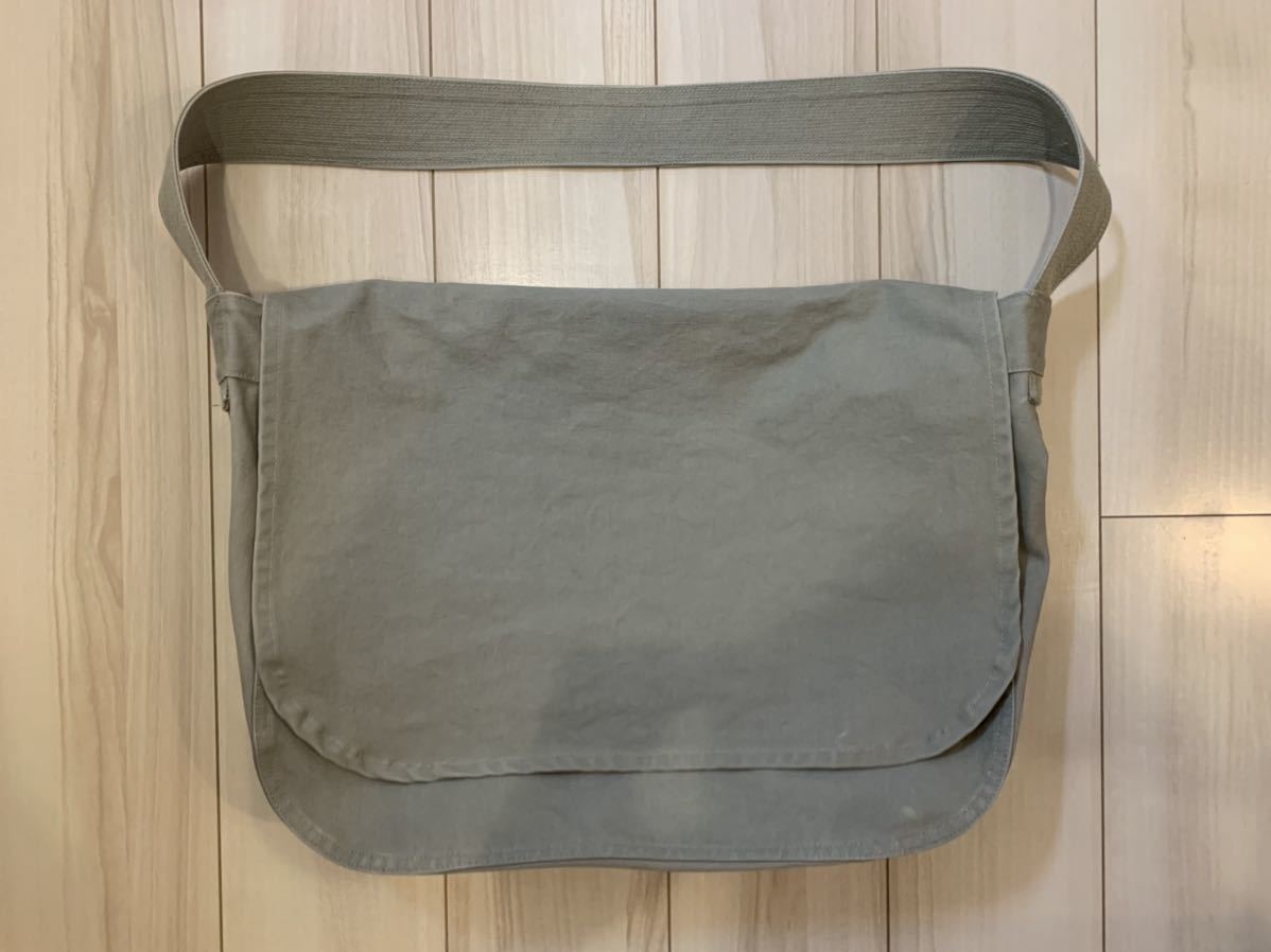 AT LAST & CO UTILITY BAG
