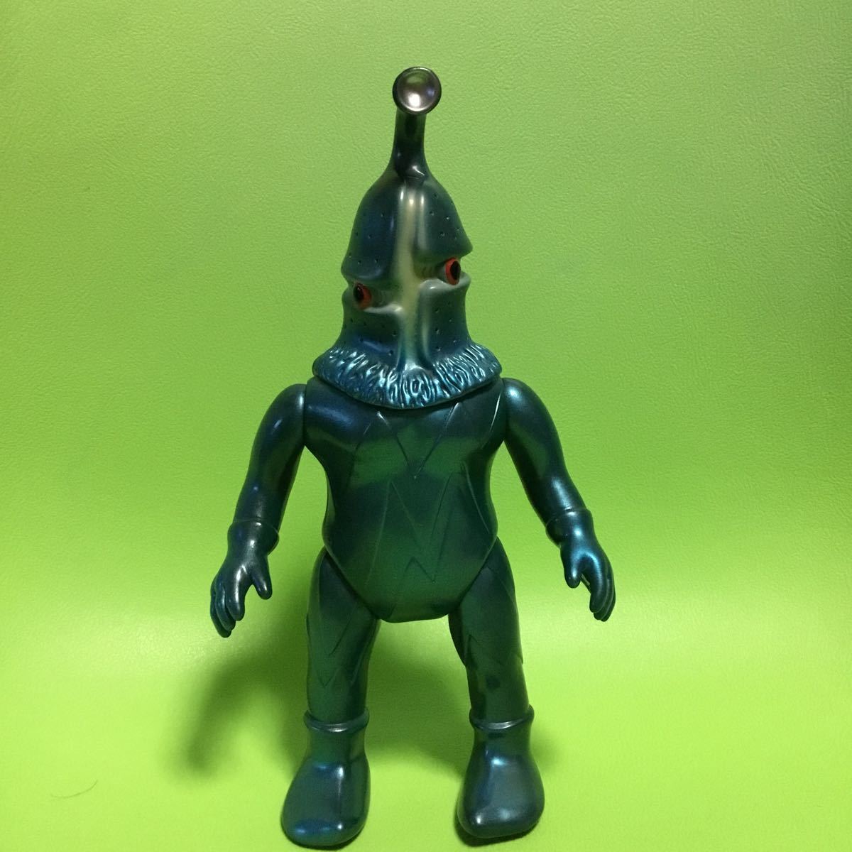 【未使用】ガラモン 蓄光成型 GID ハワイカラー ウルトラQ M1号 スタンダード サイズ ソフビ の落札情報詳細 ヤフオク落札価格情報