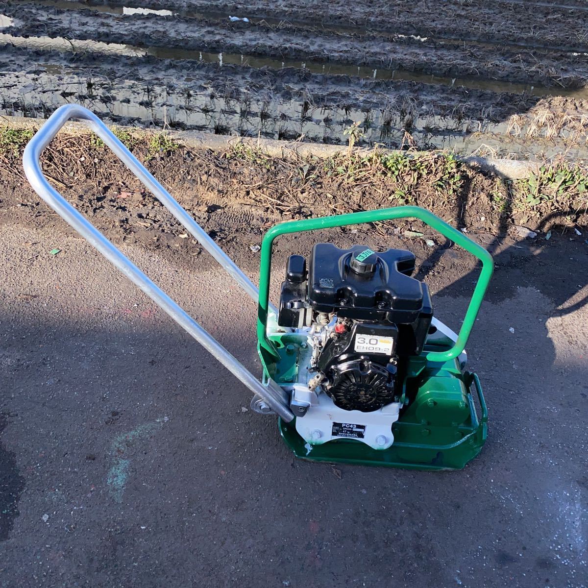 【傷や汚れあり】【JJ10】酒井重工業 プレートコンパクター PC43 5PC34 47kg ガソリン 転圧 舗装 土木 【数分使用しての動作 ...