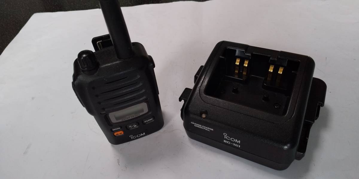 ICOM IC-VH37CTM IC-UH37MFT 無線機 2台、充電器セット ICOM IC-VH37CTM IC-UH37MFT 無線機 2台、充電器セット