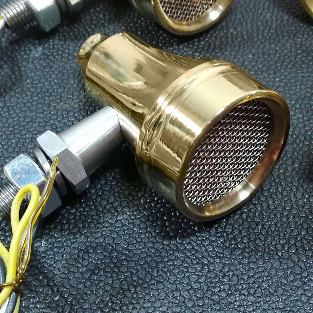 真鍮　削り出し　LED ウインカー　4個セット　強化版　メッシュ 真鍮 削り出し LED ウインカー 4個セット 強化版 メッシュ
