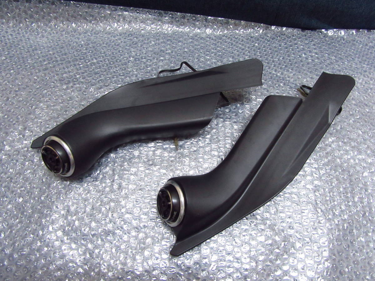 200系 トヨタ ハイエース Aピラーツイーター埋込加工 内径約53mm 200系 トヨタ ハイエース Aピラーツイーター埋込加工 アルパイン