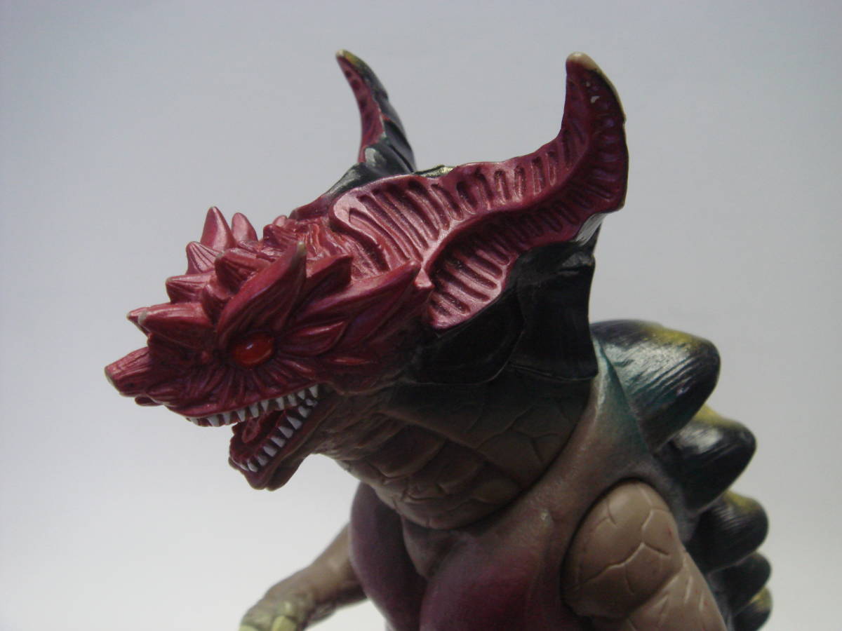 ブルマァクザラガス ソフビマルサンポピーベアモデルマーミットM1号