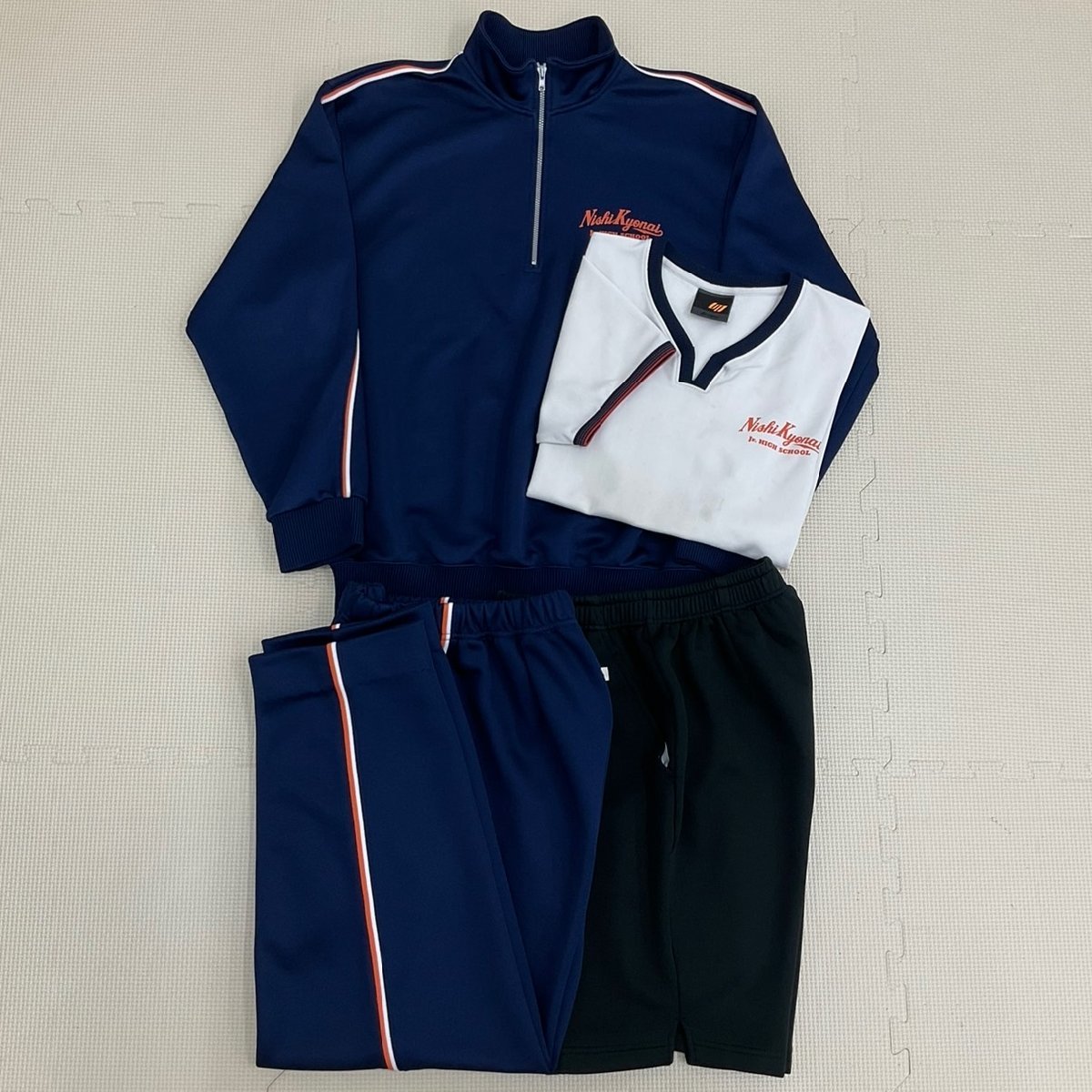 中学校　ジャージ９点セット 中学校 ジャージ9点セットの通販 by mayu's shop｜ラクマ