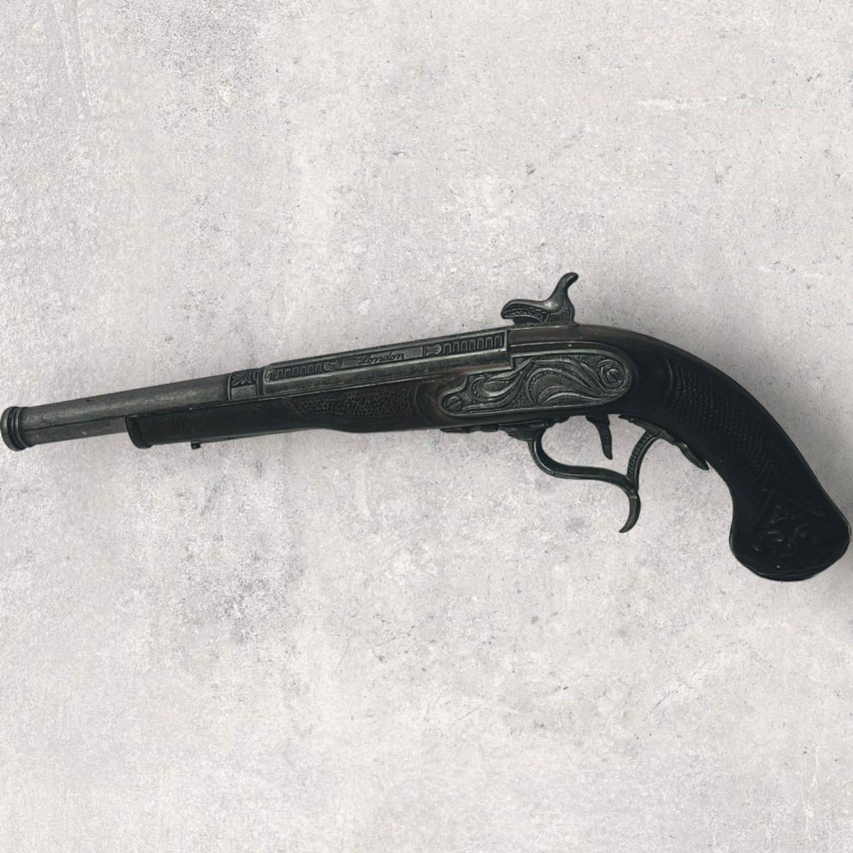 ブリキ飾り銃（モロッコ製）