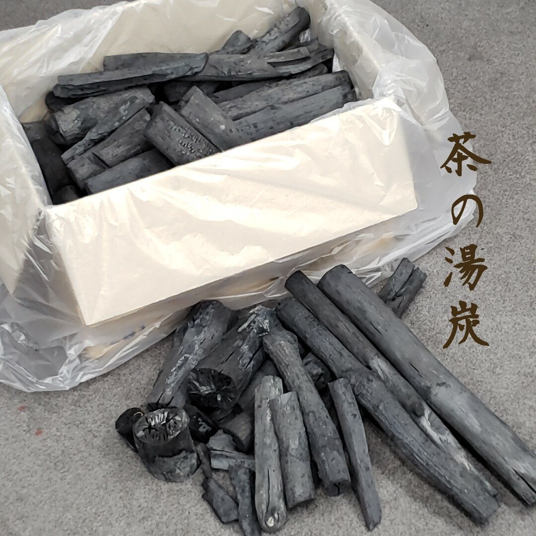 【傷や汚れあり】茶の湯炭 くぬぎ炭 椚炭 菊炭 箱込み重量約7814g 長短混合 蔵出し 茶道具 組炭 風炉 炭 木炭 浄化 消臭 除湿 ...