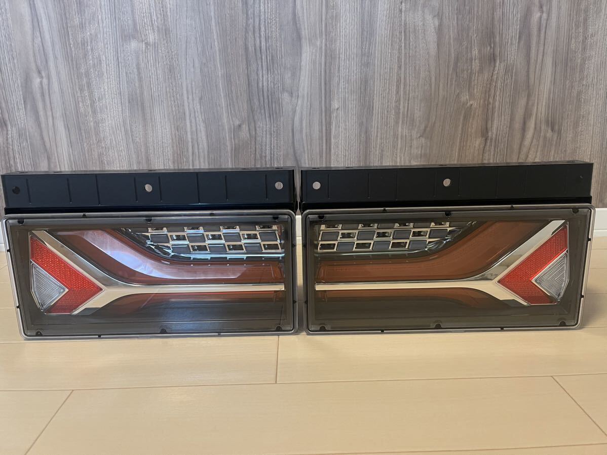 新品未使用】小糸製作所2連タイプ流鏑馬シーケンシャルスモークVer左右