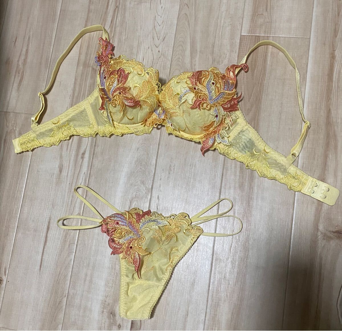 サルート E80 サルート 96G E80 新品 2点セット サルート 96G E80 新品