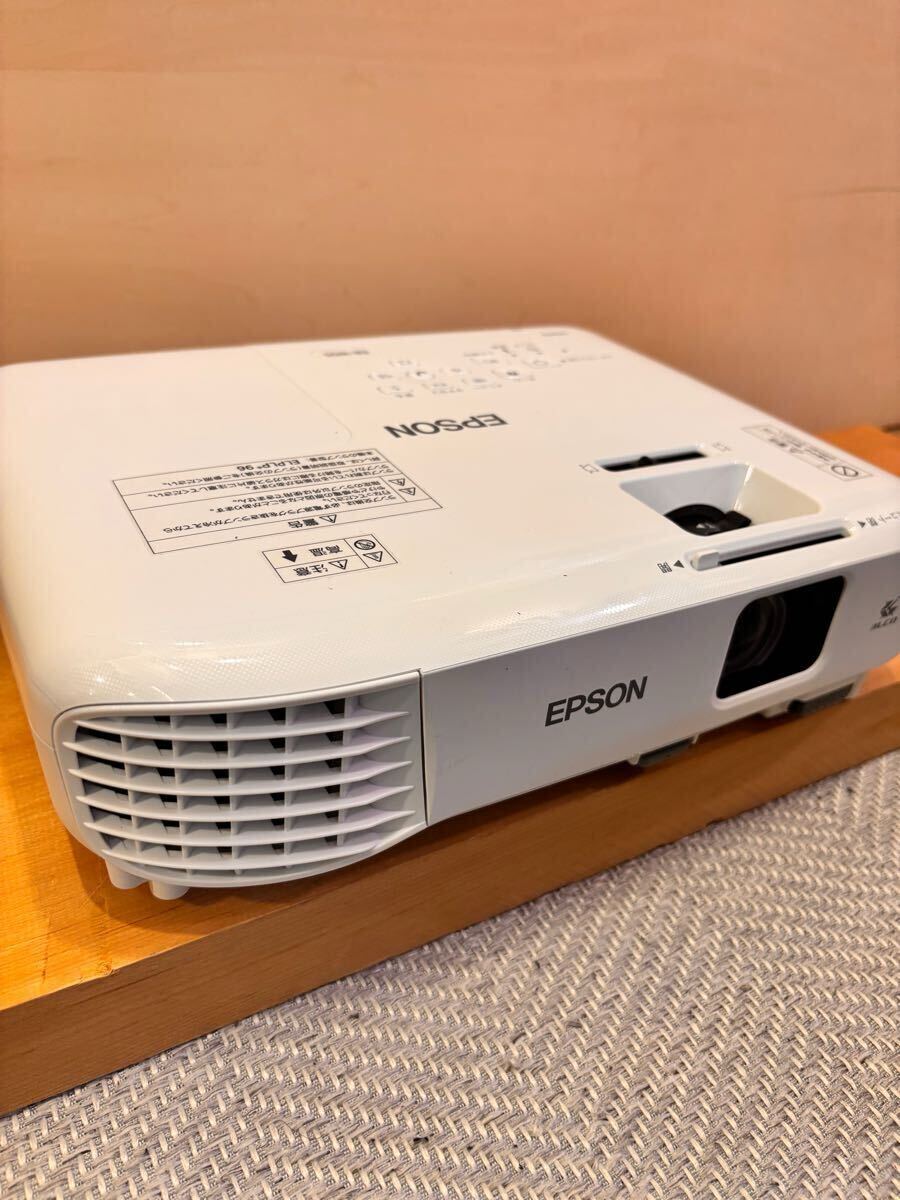 EPSON プロジェクター EB-S12H 2,800lm SVGA 2.3kg