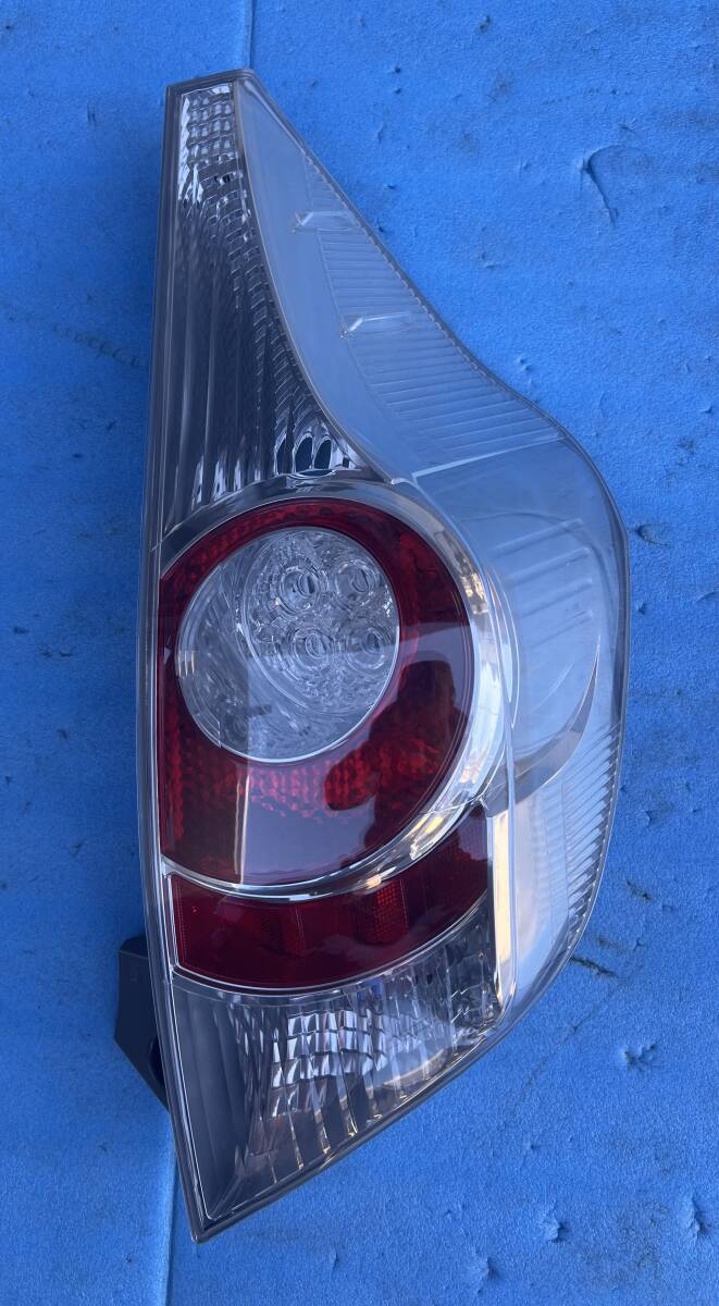 新品♪TOYOTAハイエース200系♪PA6-TD35♪純正テールランプ トヨタ