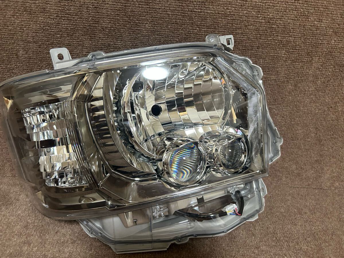 ③トヨタ ハイエース 200系 純正 LEDヘッドライト 左右セット 200系