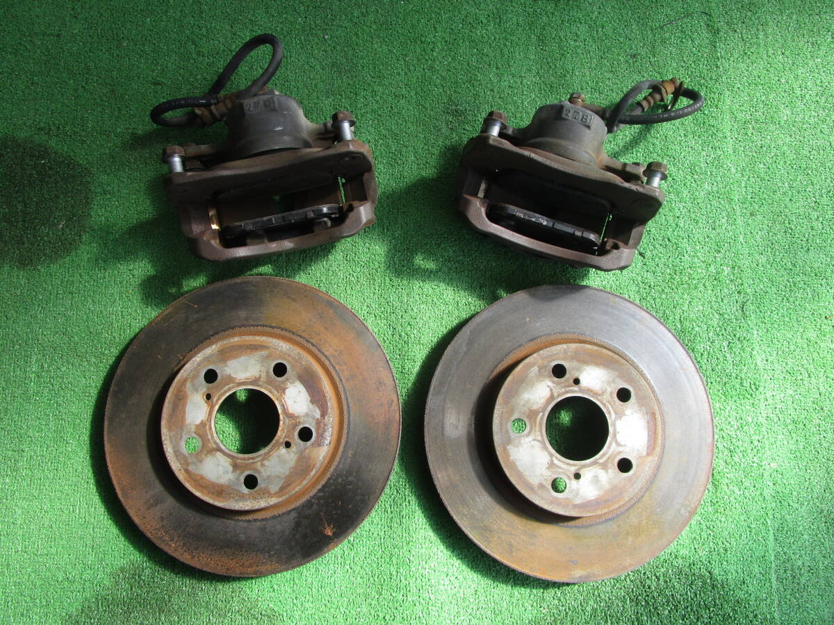 レクサス LS600h LS460 UVF45 ブレーキキャリパー 1台分 1 レクサス LS600h LS460 UVF45 ブレーキ キャリパー1台分