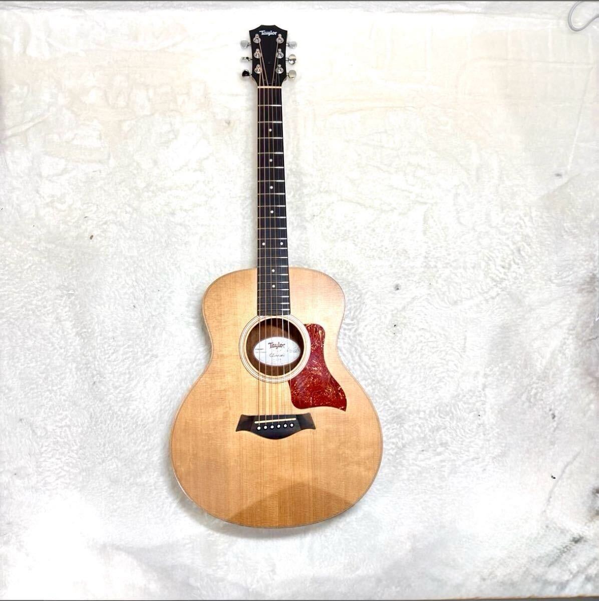 アコースティックギターMavis ケース付き