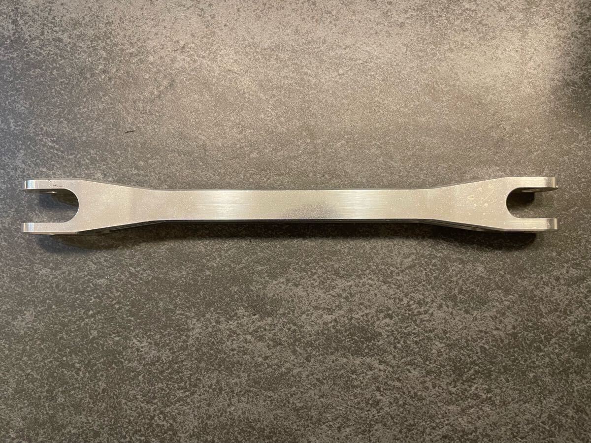 五月　フルレアパーツ ○○○キレイ！ Wheelie ウイリー オーリンズ正立 ラジアル