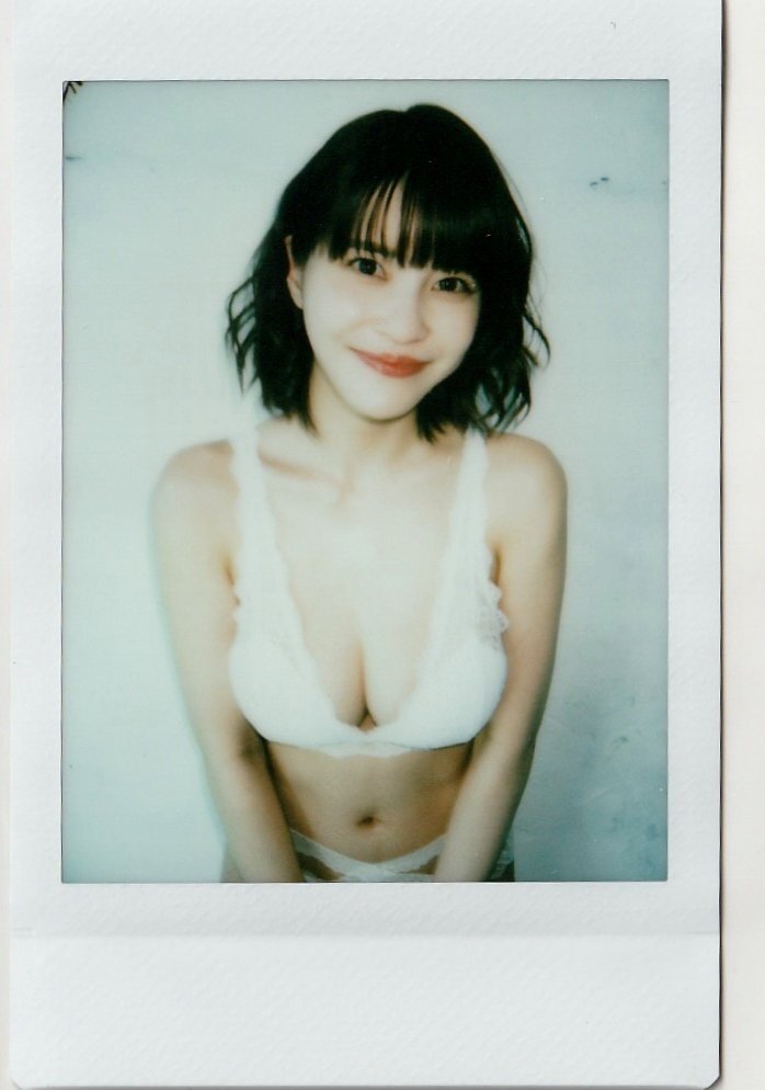 志田音々 直筆サイン入りチェキ セット