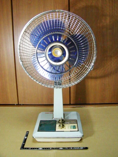 動作品】 昭和レトロ SANYO EF-C30KX 30cm 壁掛扇 LIVING TYPE