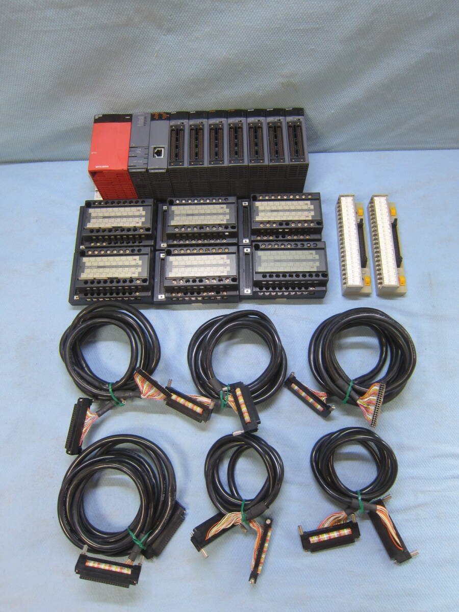 新品】新品 GT01-C30R4-8P シーケンサ 三菱 GOT RS-422ケーブル 3Mの