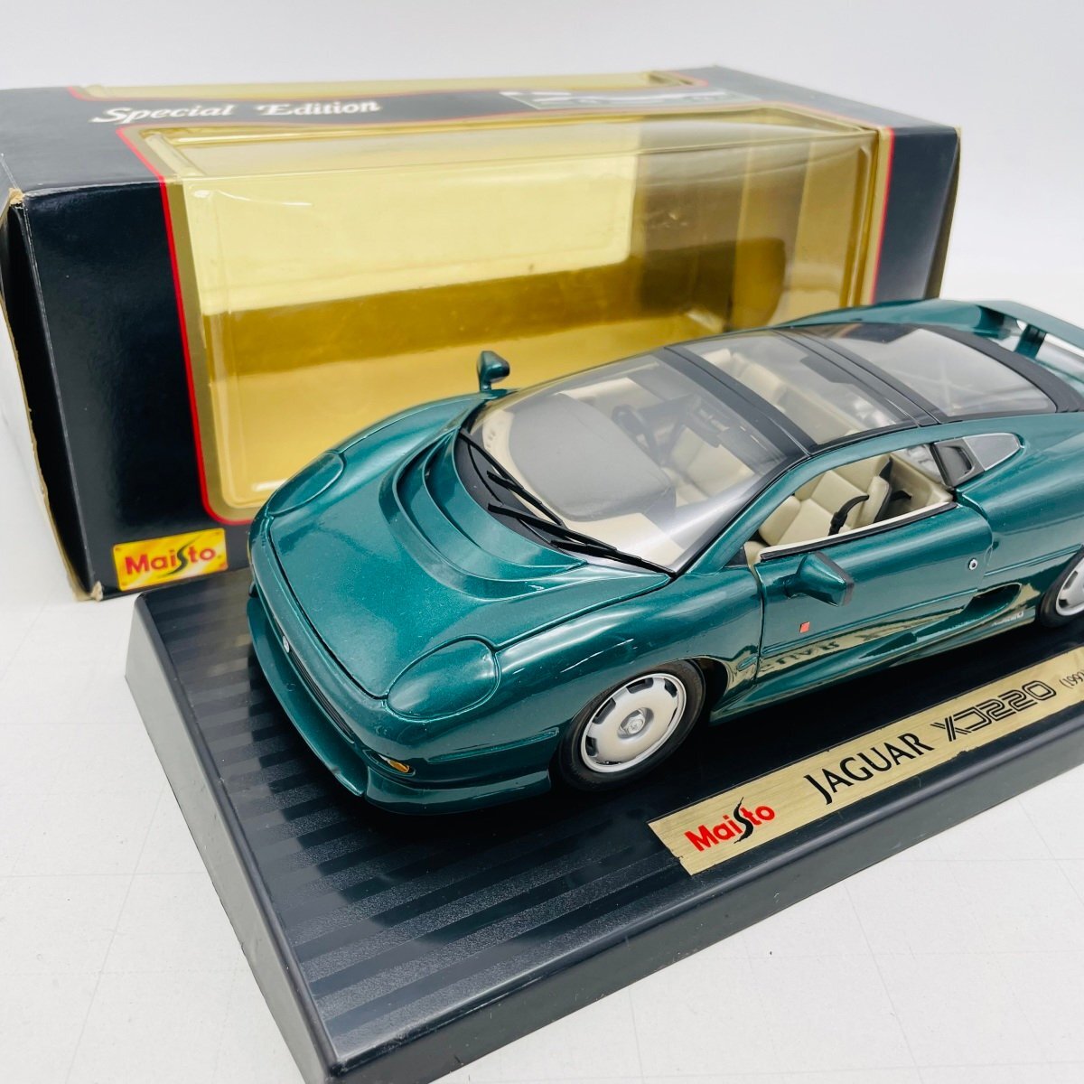 Maisto 1/12 Jaguar XJ220 1992 Bleu Métallisé - Modèle Réduit 33201 - Occasion