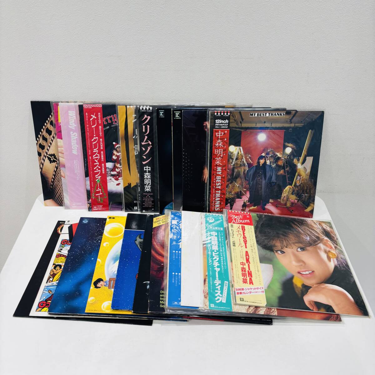 中古】希少工藤静香 切り抜き 230ページ+おまけでピンナップ4点 14歳