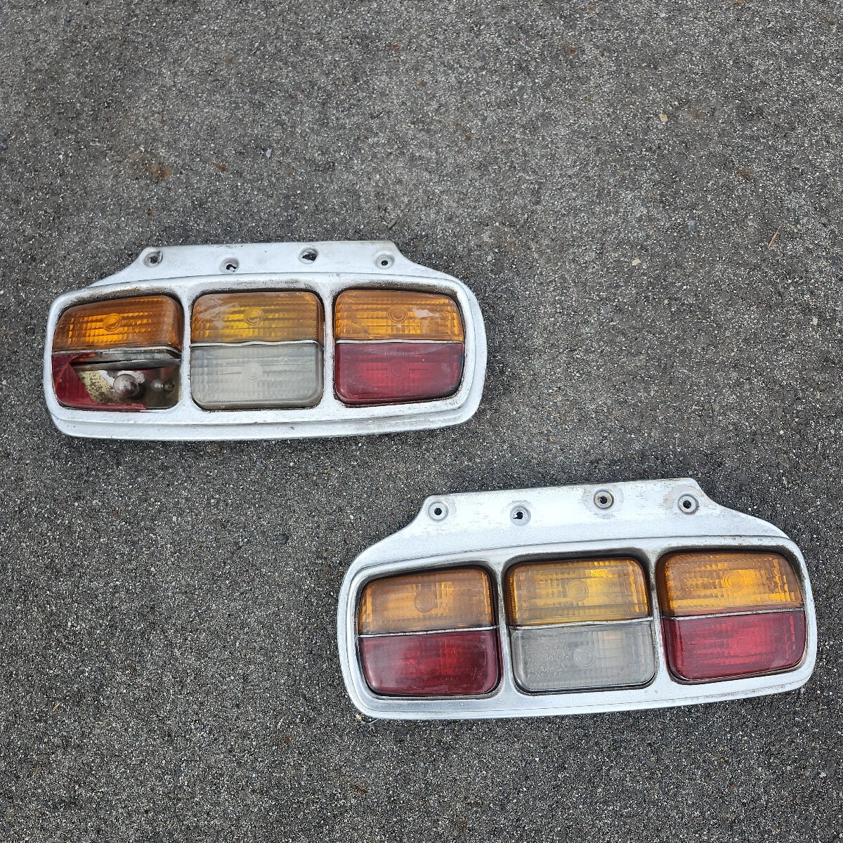 新品】アローテールランプ☆左右セット☆デコトラ☆レトロ☆当時物☆未 新品】アローテールランプ☆左右セット☆デコトラ☆レトロ☆当時物☆未