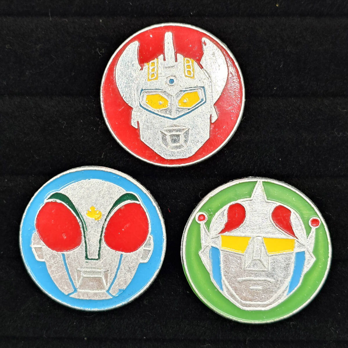 ★【当時物★小学館、円谷プロ、 ウルトラマン＆怪獣バッジ47個セット 中古】円谷プロ バッジ4種/SF特撮/怪獣/小学館/ZAT/SGM/SAF5/PAT/昭和