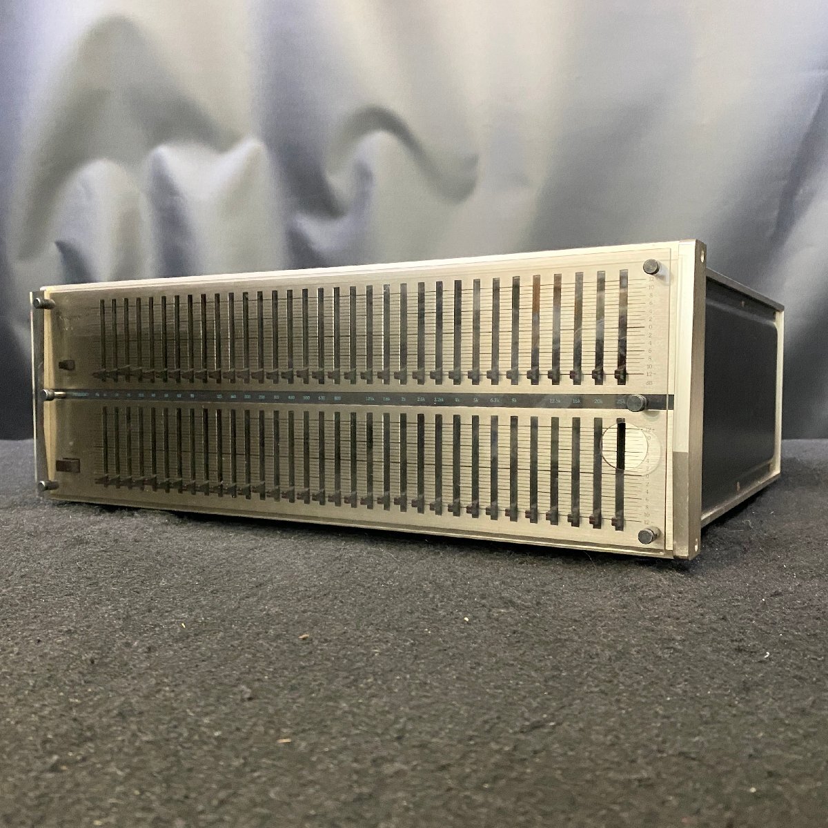 ALPINE アルパイン 3348 14バンド グラフィックイコライザー フロント