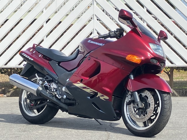 希少品♪ Kawasaki ZZR1200 社外 FRPフロント フェイスマスク 割れなし