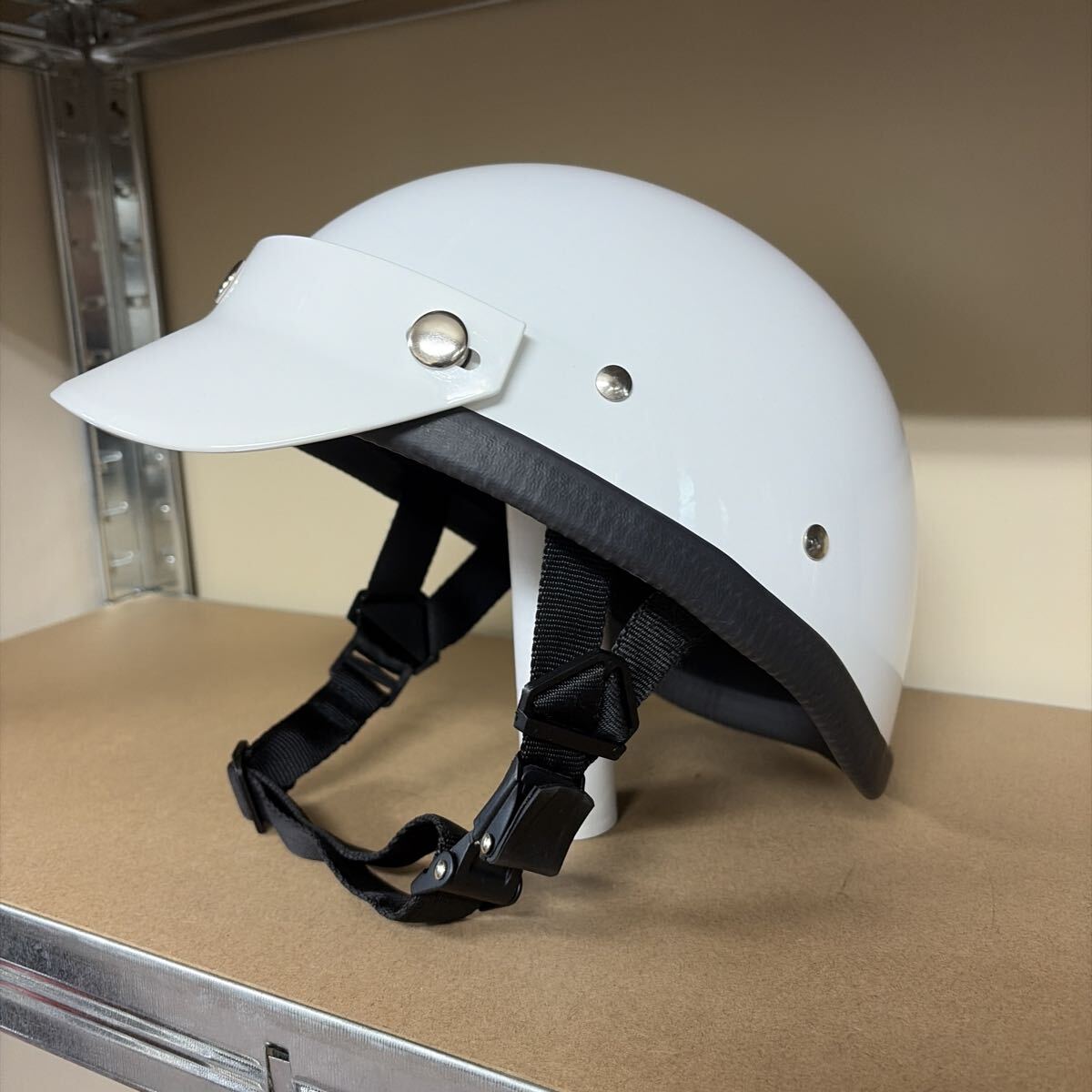 新品】【TT&CO】装飾 ダックテール ヘルメット ブラック/バイク/用品