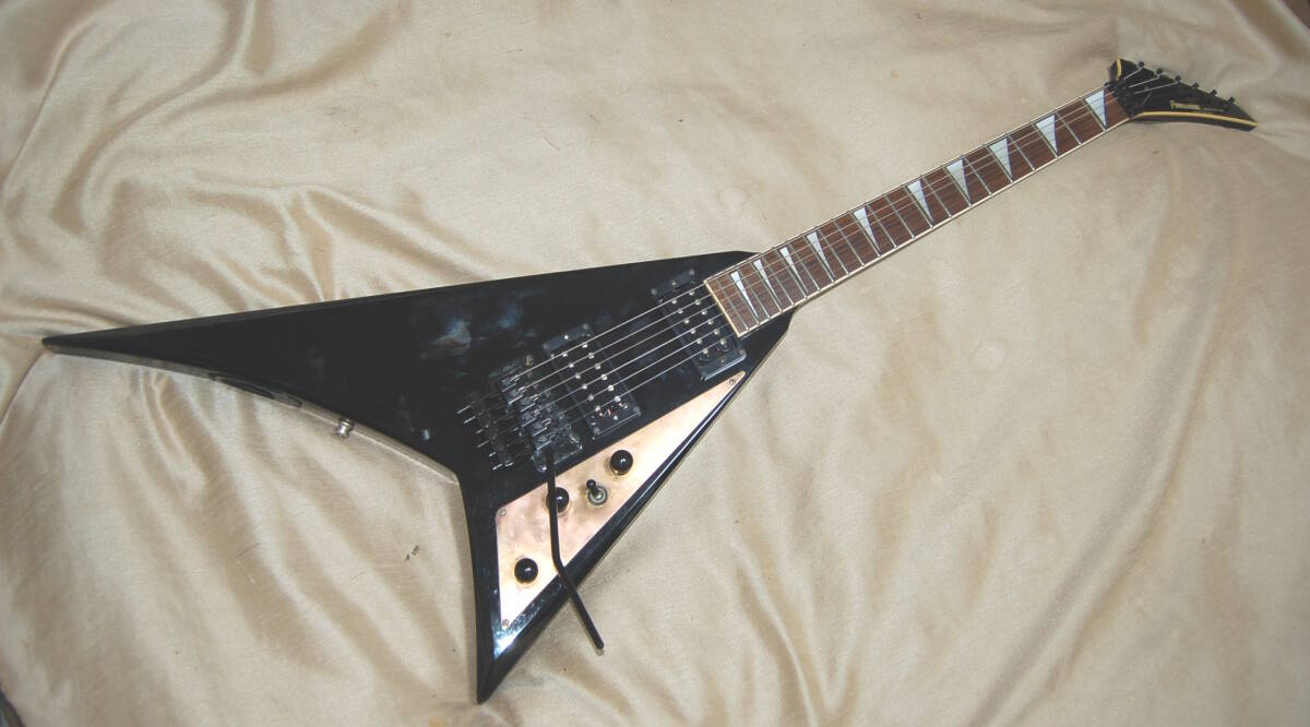 中古】Fernandes RR-380 ランディ・ローズ Randy Rhoads POLKA DOT Vの 