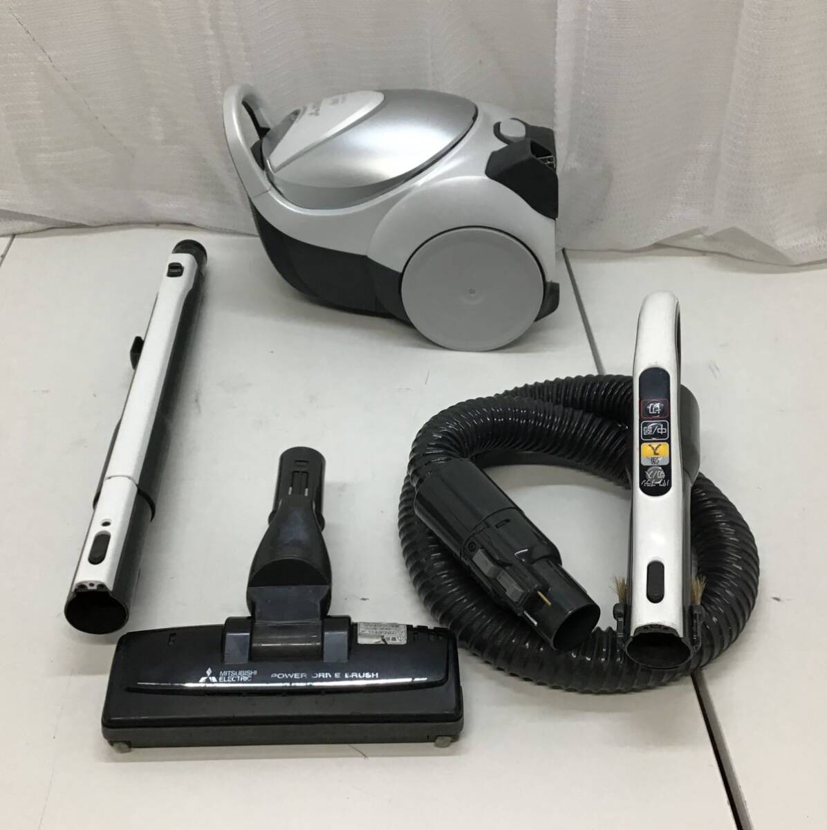 20D5-44：三菱/MITSUBISHI バキュームクリーナー 業務用掃除機 MC-A100