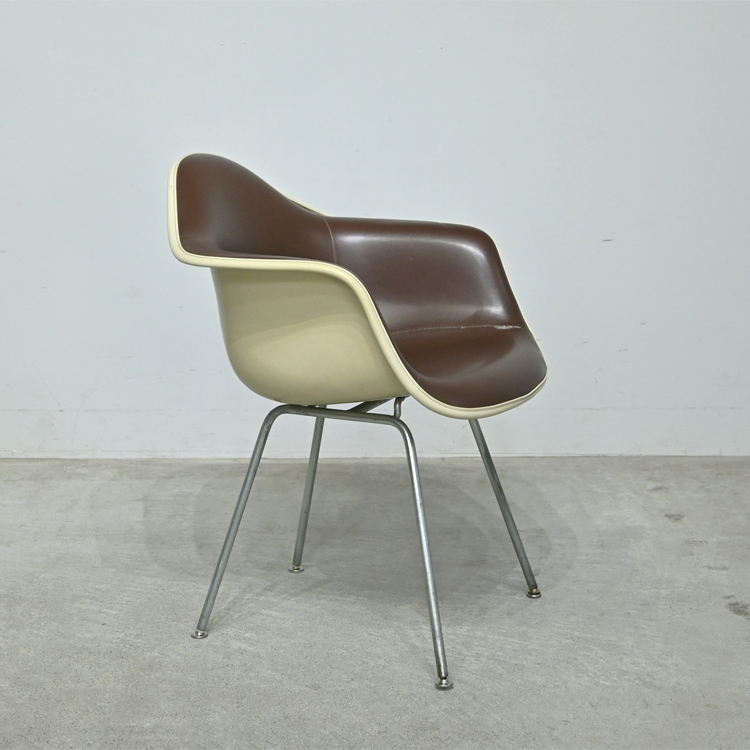 ▽S155 美品☆ Herman Miller ハーマンミラー【イームズ アームシェル