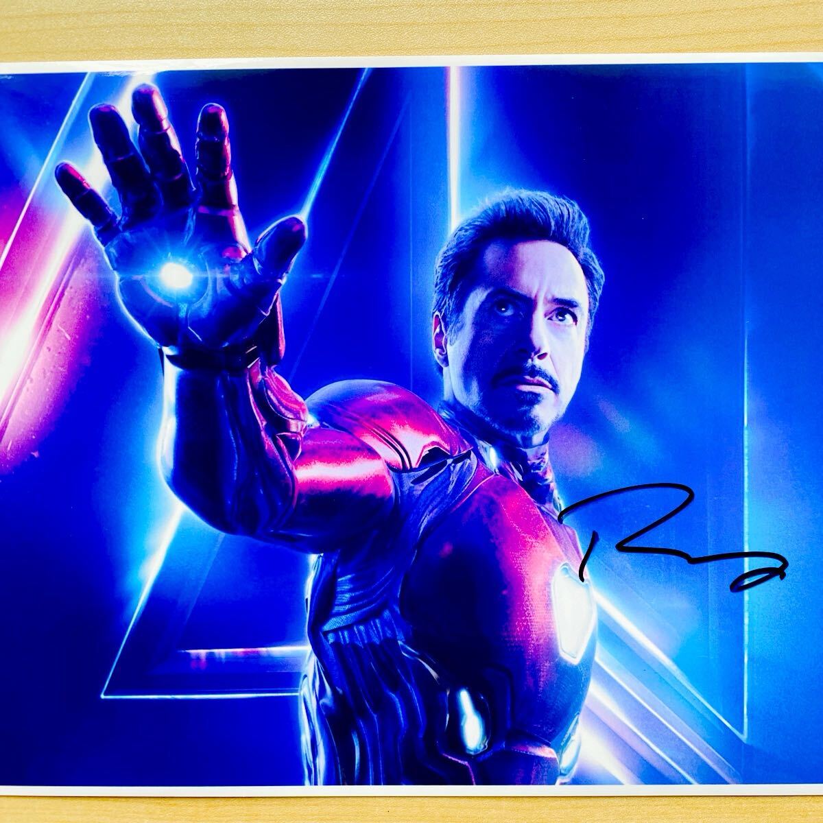 ロバート・ダウニーJr. 直筆サイン入り アベンジャーズ フォト