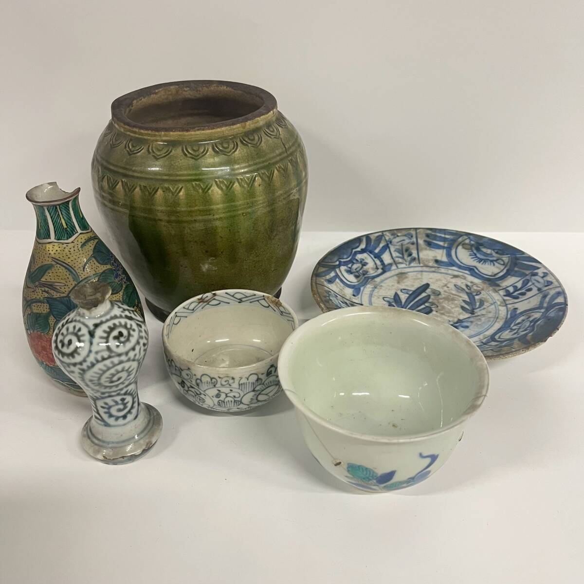 中古】図録/古伊万里.藍柿.藍九谷/中皿.長皿.そば猪口.瓶/蛸唐草/裏銘