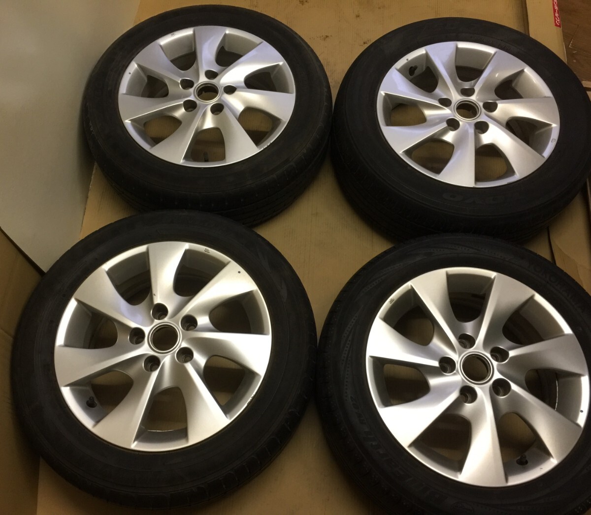 日産セレナC27ハイウェイスタータイヤ付純正ホイール4本組 16インチ 