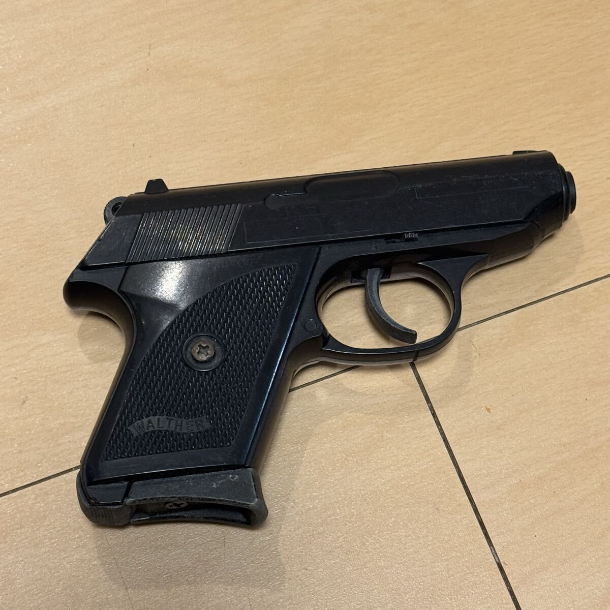 スズキ 鈴木製作所 ワルサーPPK タニオ 金属製 SMG規格 モデル