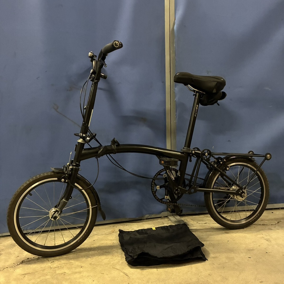 AERO 折りたたみ自転車 おしゃれ・カスタム シルバー〈 16インチ 〉の 