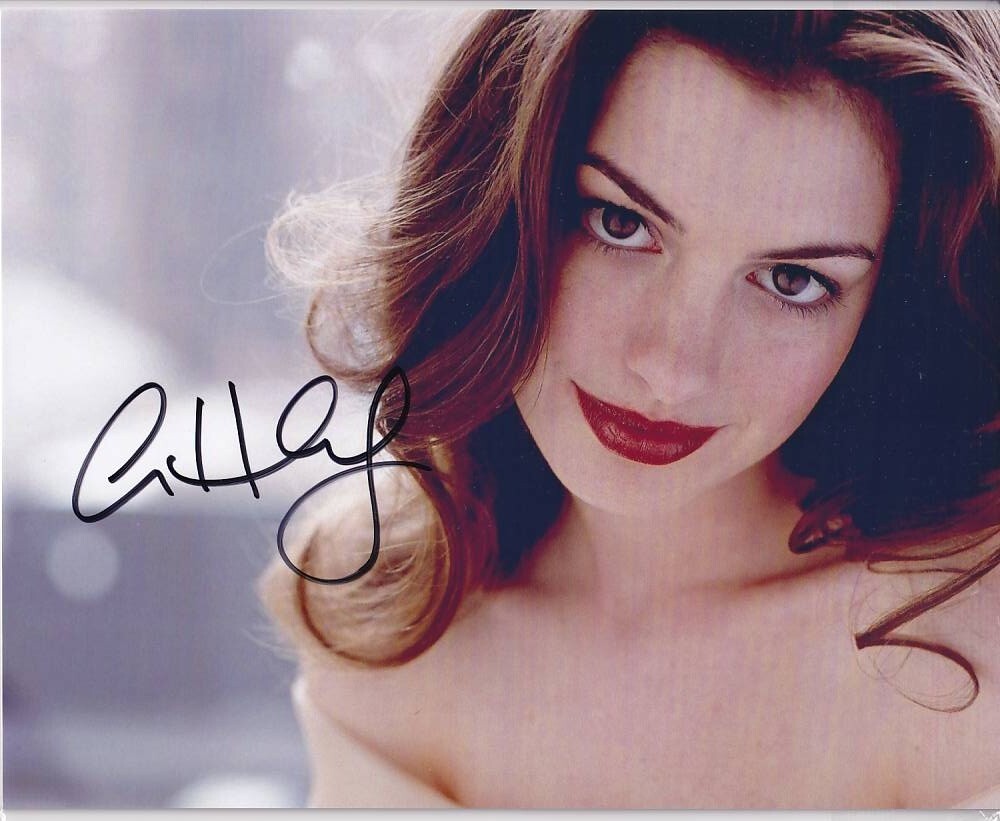 アン・ハサウェイ Anne Hathaway 直筆サイン入りフォト 証明書付き