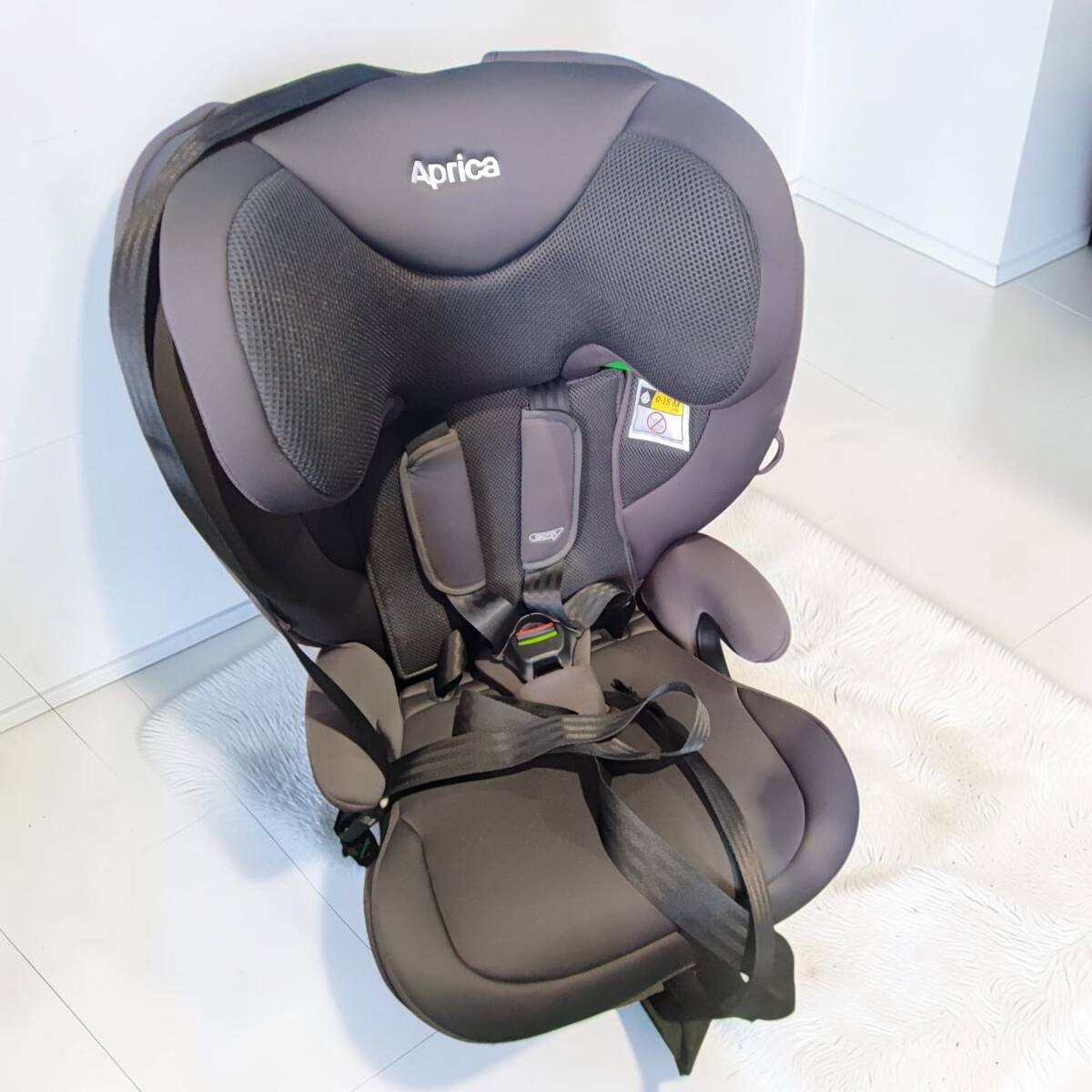 美品 Aprica 360度回転クルリラ（ISOFIX固定＆ベルト固定両方可能 