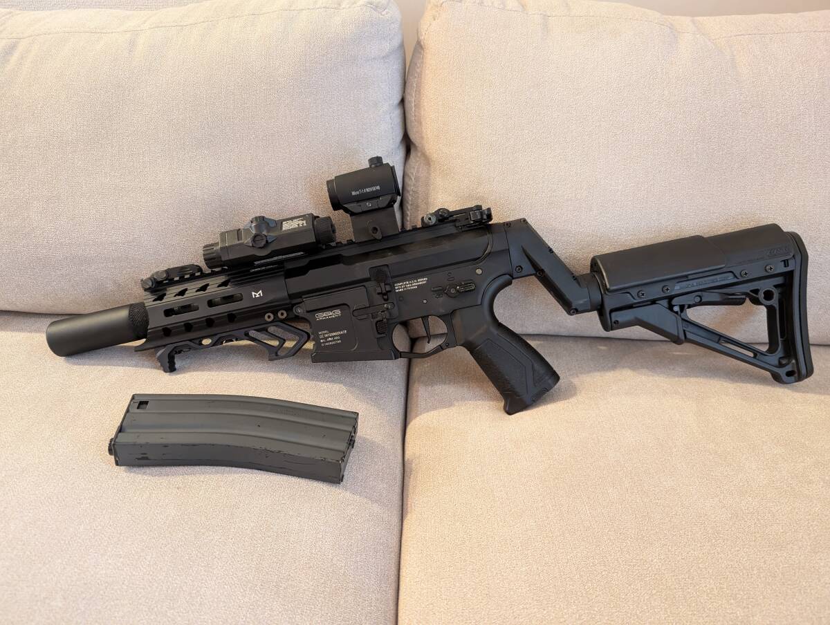 東京マルイ ARP556 プリコック　ペルンカスタム ペルン＆新品未使用同様品?!】G&G ARP556 perun トリガー 外装