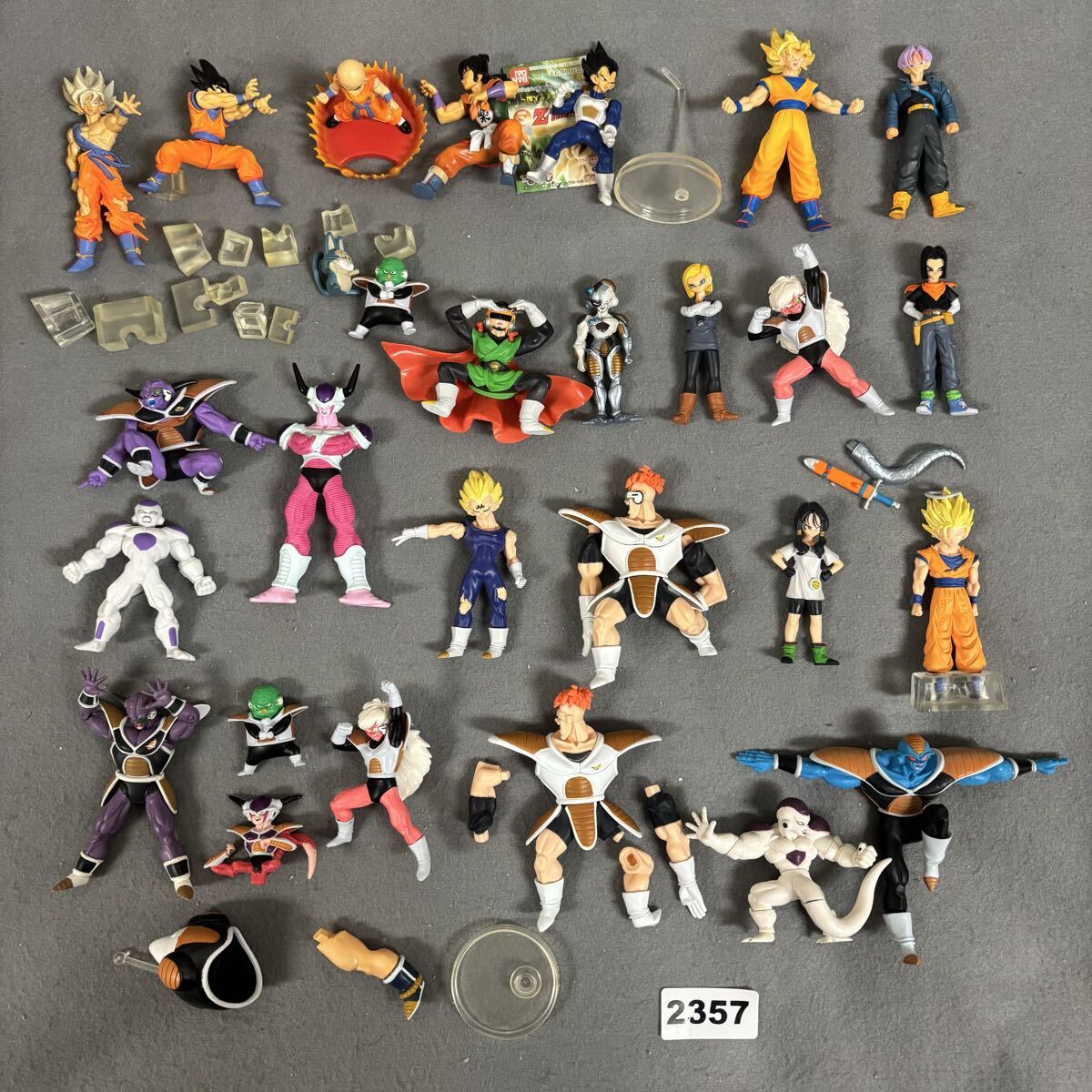 ドラゴンボールZ 消しゴム 28体セット 組み立て式タイプ ドラ消し