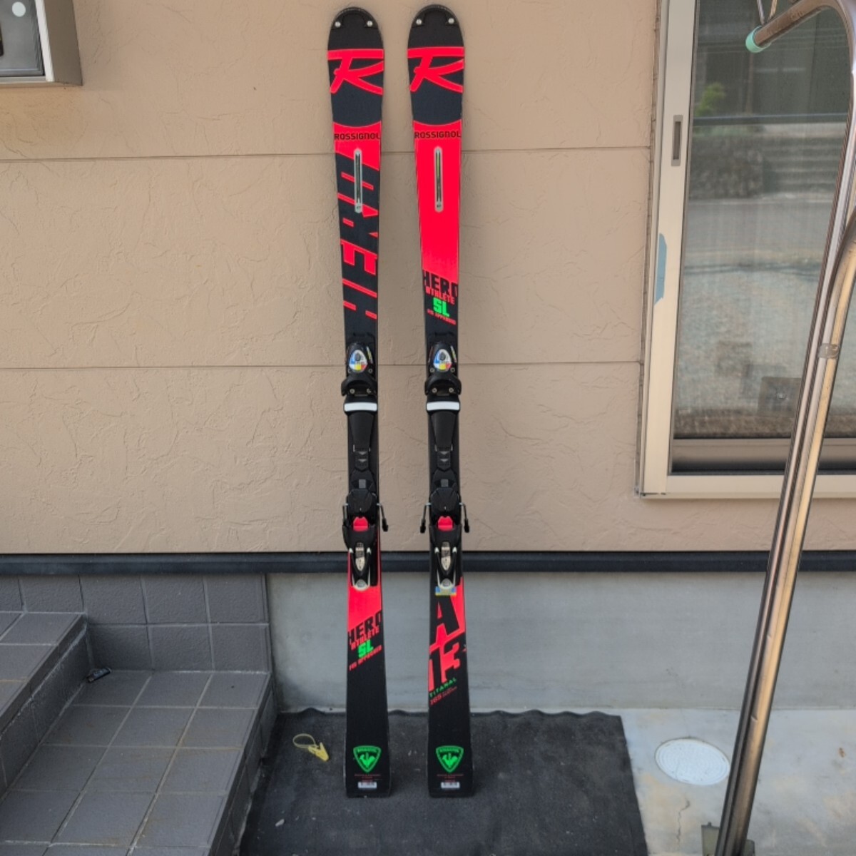 ロシニョール ROSSIGNOL SCRATCH TRIXIE 138cm おまけストック付の落札