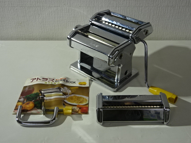 イタリア Bottene社製 押し出し式 パスタマシーン 専用ダイス12個付き