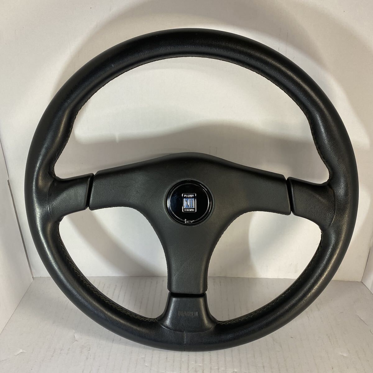 美品 NARDI ナルディ TORINO トリノ パンチング レザー 革 32Φ 32パイ