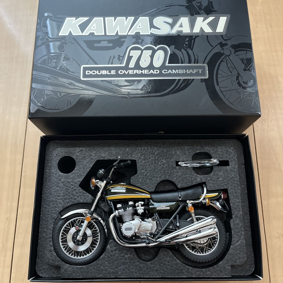 新品】WIT'S マイルストーン 1/12 初代キリン・フィギュア＆KAWASAKI