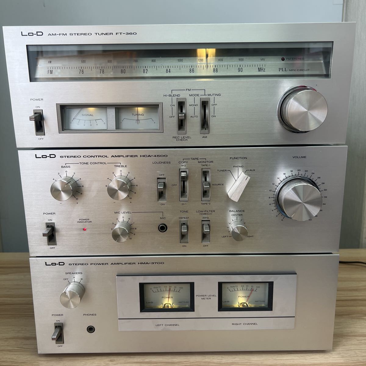 Lo-D HITACHI AM FM チューナー FT-590とHA-190アンプセット の落札