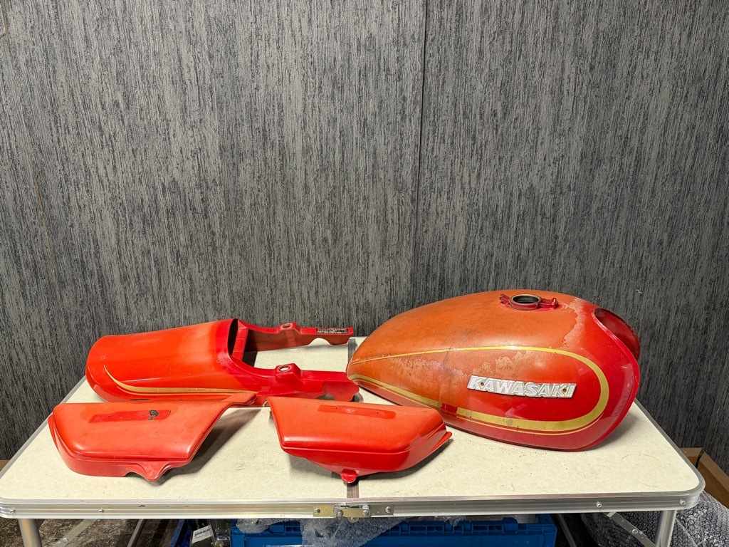 カワサキ マッハ250SS,350SS初期型テールカウル純正品（国内パーツ