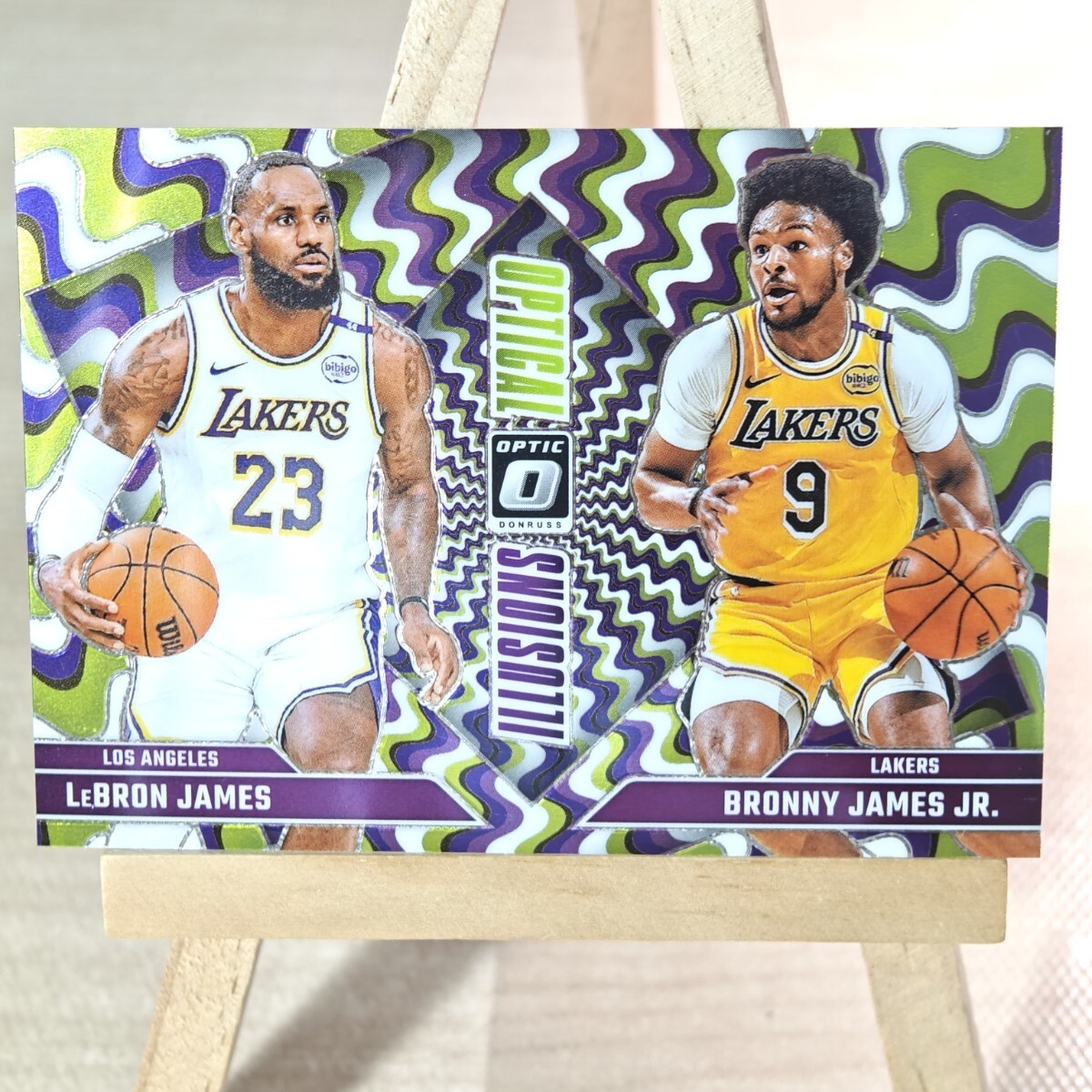 新品】レブロン・ジェームズ 直筆サインフォト/写真 NBA レイカーズの