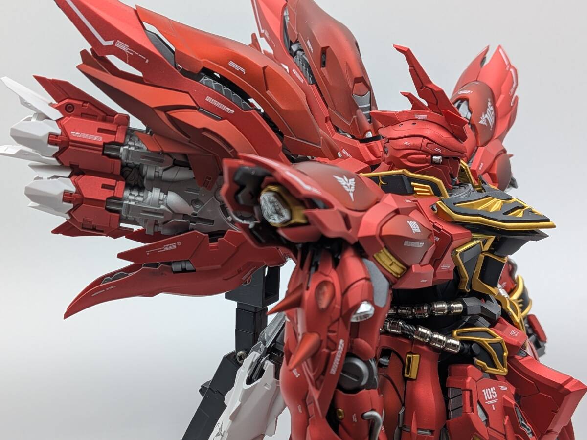 新品】MSN-06S シナンジュ Ver.Ka MG の塗装済み完成品です。の落札 新品】MSN-06S シナンジュ Ver.Ka MG の塗装済み完成品です。の落札