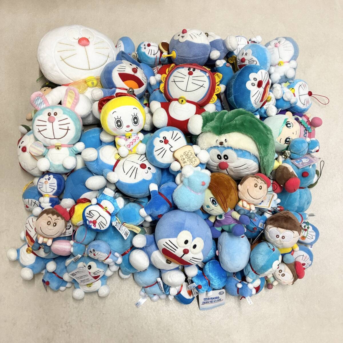 ドラえもん ミニドラ ぬいぐるみ [座高14cm] シッポを引っ張ると
