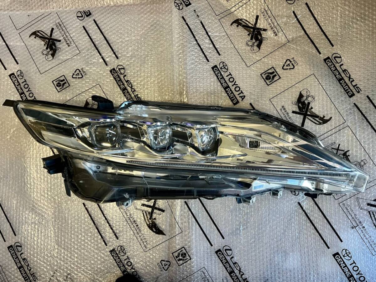 アクア NHP10 左ヘッドライト レンズカバー/81171-52E60 中古品[H066